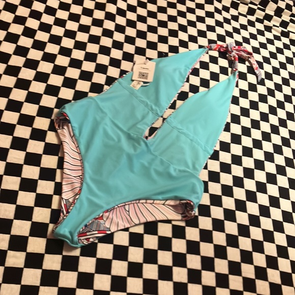 Cupshe fabulous reversible, sexy bathing suit, open back size small - Picture 5 of 7